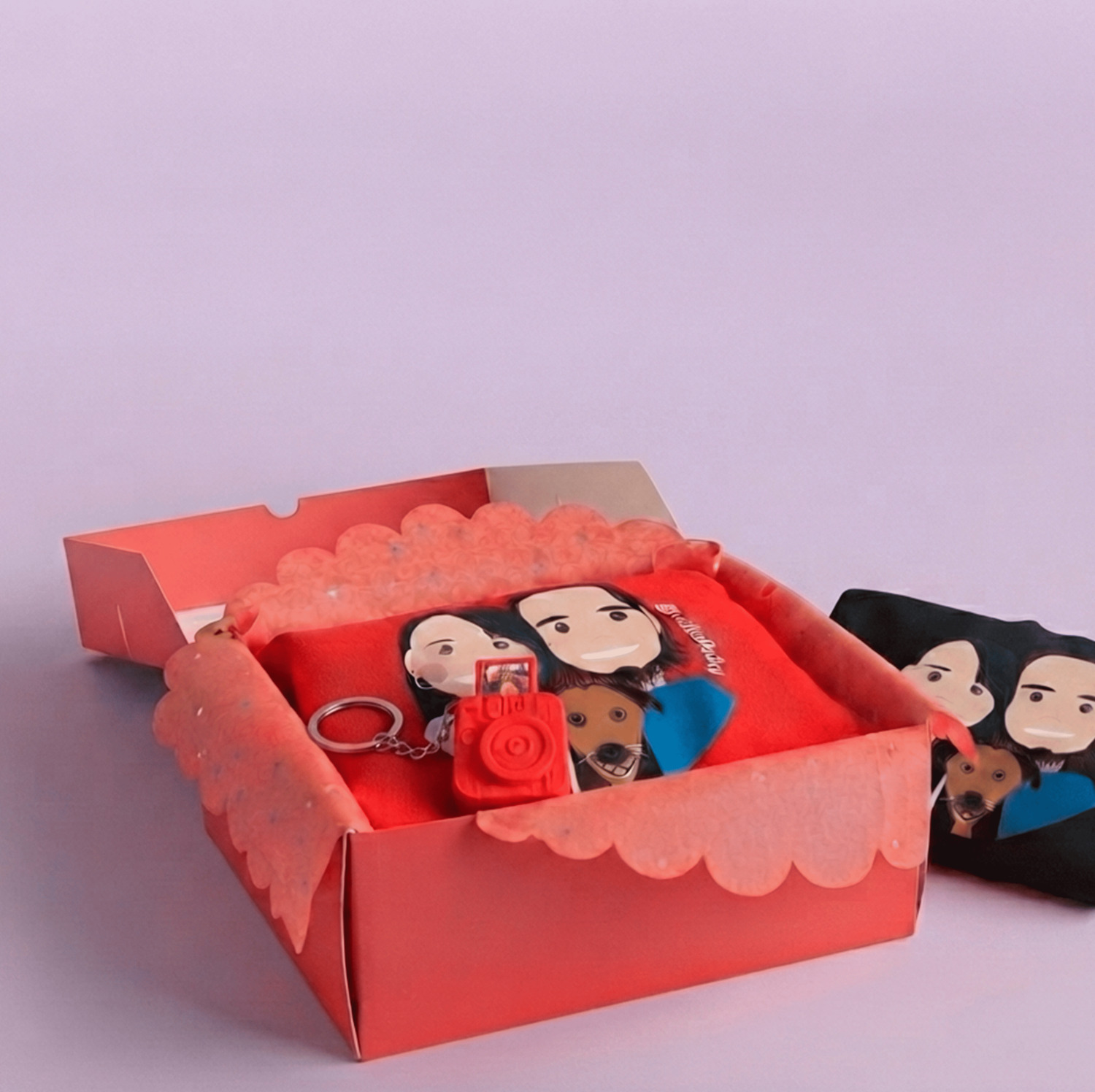 Regalos para el día del amor y la amistad de novios con combo de buzos ilustrados y llavero cámara ewn caja de regalo